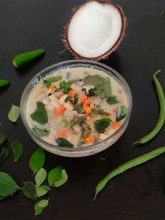 தேங்காய் பால் வெஜ் ஸ்டியூ (Coconut milk veg stew recipe in tamil) செய்முறை முக்கிய புகைப்படம்