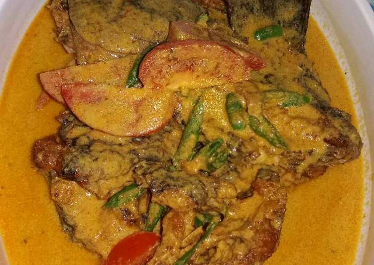 Resep Ikan mujahir santan kuning Lezat
