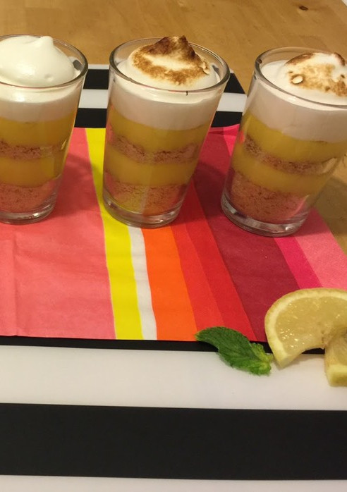 Una foto de Shots de lemon curd