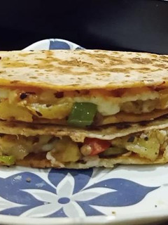 મેક્સિકન રોટી ટાકોઝ (Mexican Roti Tacos Recipe In Gujarati) રેસીપી મુખ્ય ફોટો