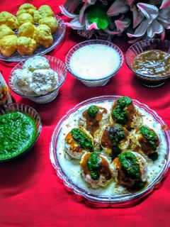 दही भल्ले (Dahi Bhalle recipe in hindi) रेसिपी मुख्य फोटो