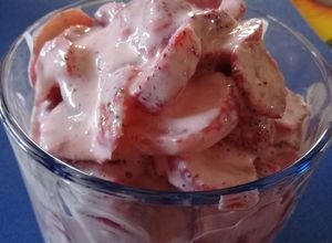 Una foto de Fresas con crema "3 Ingredientes"