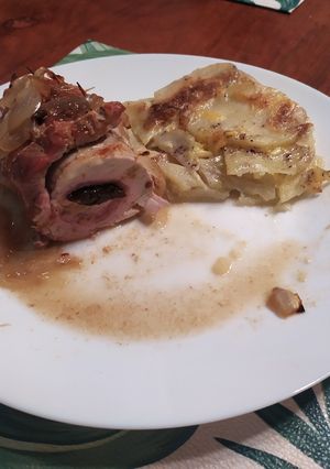 Una foto de Solomillo de cerdo relleno con jamón y ciruela