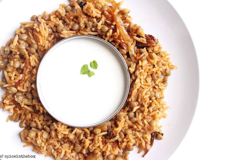 Recipe of Perfect Green Lentil-Rice with Yogurt Sauce