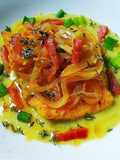 Merluzzo su Crema di Piselli Guanciale e Cipolla in Agrodolce