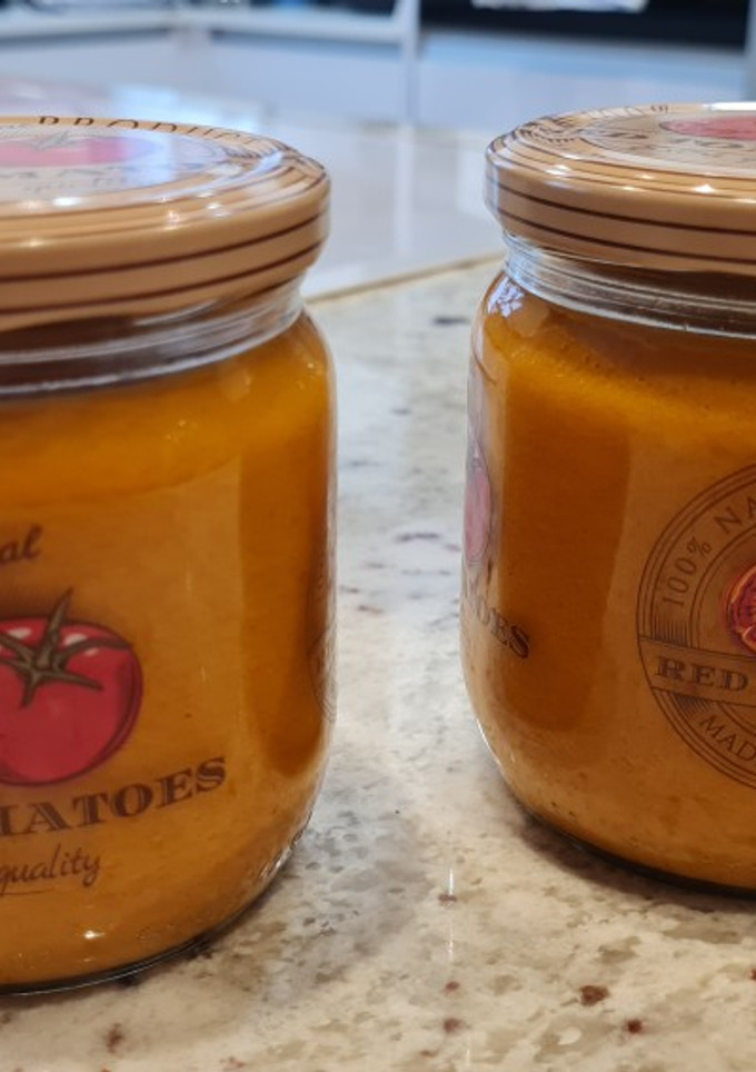 Una foto de Salsa de tomate y pimientos casera