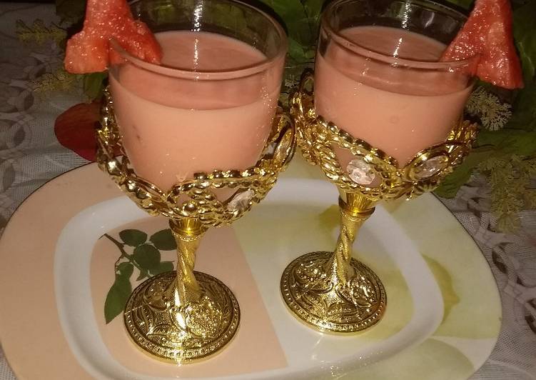 Recipe of Perfect Watermelon and paw paw milkshake