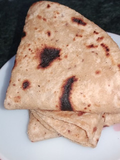 अजवाइन पराठा (Ajwain paratha recipe in hindi) रेसिपी मुख्य फोटो