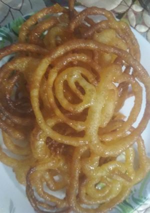 जलेबी(jalebi recipe in hindi) रेसिपी मुख्य फोटो
