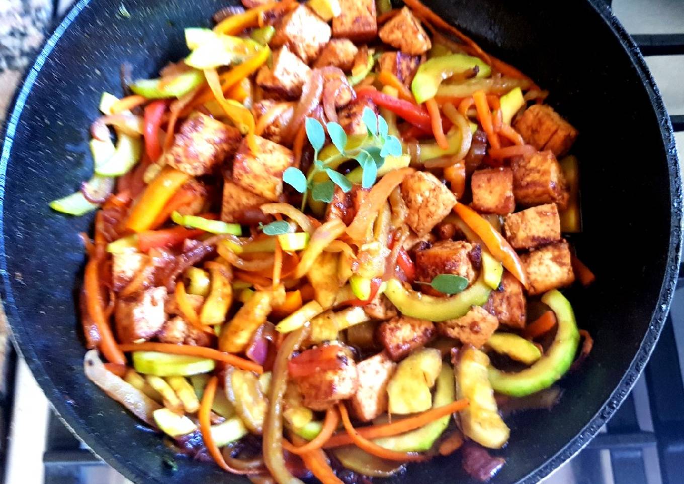 Salteado de verduras, con tofu