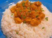 Una foto de pollo al curry