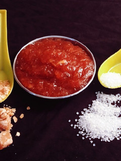 कच्चे आम का इंस्टेंट छुन्दा)kachche aam ka instant achar recipe in hindi) रेसिपी मुख्य फोटो