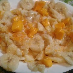 A picture of Nestle yoghurt fruit chatt.