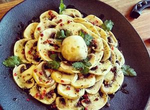Foto de Carpaccio di Champignons Paris