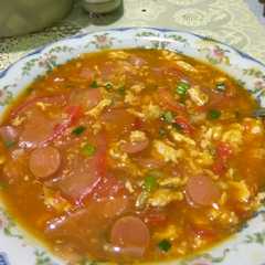 A picture of Seblak kuah pedas.