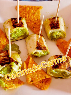 Una foto de Rollitos rellenos de queso y guacamole