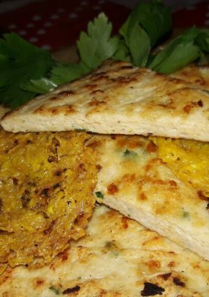 Una foto de Triángulos de Pollo y Queso Gouda