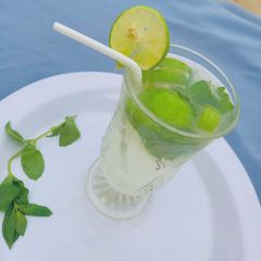 A picture of Virgin mojito.