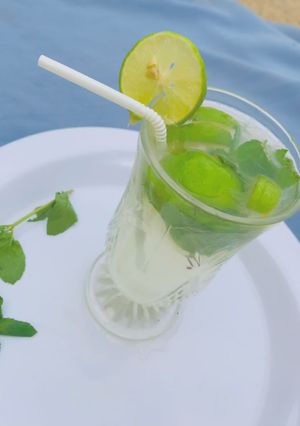 A picture of Virgin mojito.