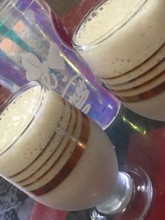 صورة لوصفة عصير الموز بالحليب 🍌🥛