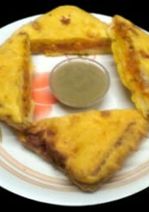 A picture of Tomato bread pakoda.