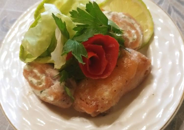 Salmon roll with white cheese and aromatic herbs😜😜👍👍