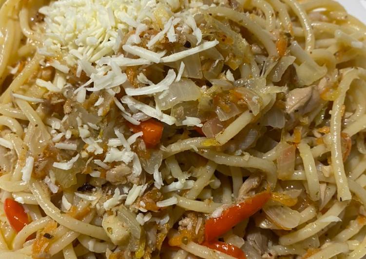 Bagaimana Menyiapkan Spaghetti Tuna Aglio Olio, Sempurna