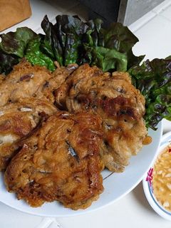 Hình của món Cá cơm chiên bột.