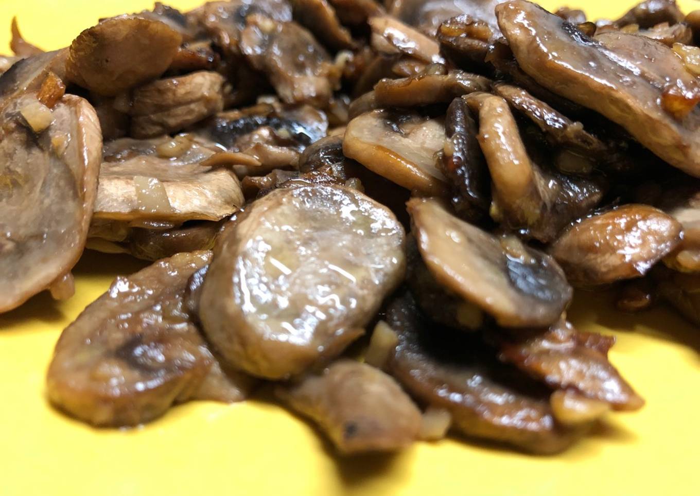 Champiñones al ajillo en Turbo Cecofry 4D