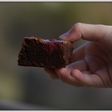 Brownie au chocolat noir et aux framboises
