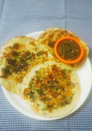 A picture of Instant rava uttappam.