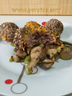 Una foto de Albóndigas de carne y calabaza: 2 rebozados