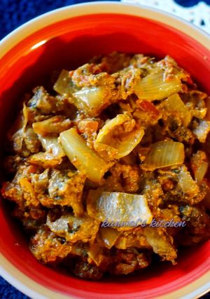 A picture of Mushroom do pyaza.