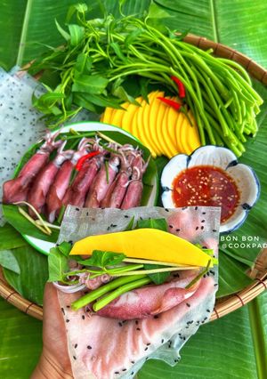 Hình của món Mực Hấp Cuốn Bánh Tráng.