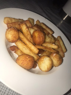 Una foto de Puré de papas frito 😋 Muy crocantes!!