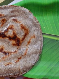 बाजरे की रोटी (Bajre ki roti recipe in hindi) रेसिपी मुख्य फोटो