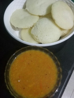 A picture of Idli sambar.