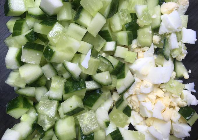 Салат из огурца и яиц