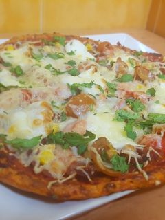 Una foto de Pizza con base de pimiento