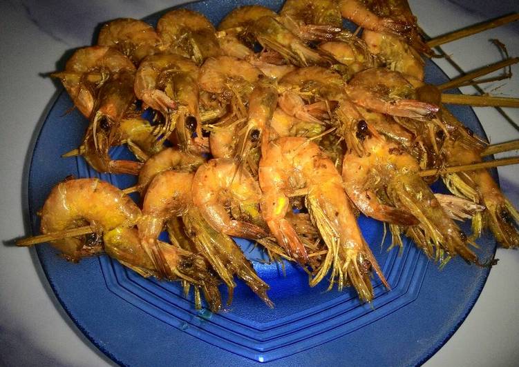 Langkah Mudah untuk Menyiapkan Udang goreng sederhana, Menggugah Selera