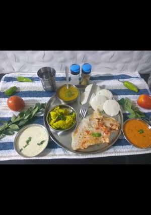 સાઉથ ઇન્ડિયન બ્રેકફ્રાસ્ટ (south Indian Breakfast Recipe In Gujarati) રેસીપી મુખ્ય ફોટો
