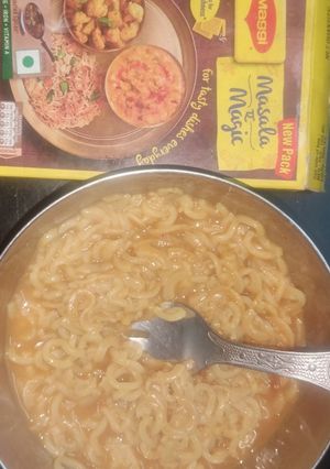 नूडल्स (Noodles recipe in hindi) रेसिपी मुख्य फोटो