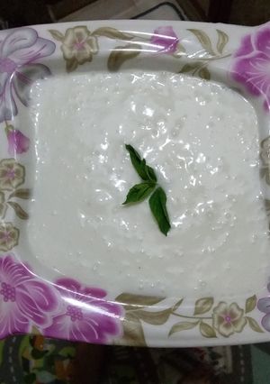 A picture of Toum (Garlic Sauce).