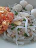 番茄蛋米苔目 Short Rice Noodles (Bee Tai Bak) w Tomato Scrambled Egg)