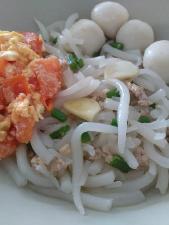 Easy Ways Make Recipes 番茄蛋米苔目 Short Rice Noodles (Bee Tai Bak) w Tomato Scrambled Egg) the Perfect Really Delicious.