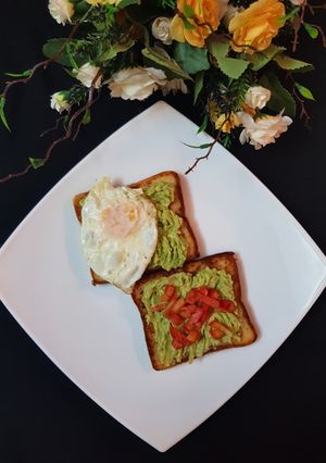 Avocado toast || অ্যাভোকাডো টোস্ট রেসিপির প্রধান ছবি