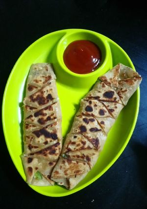 A picture of Cheese Paneer paratha.