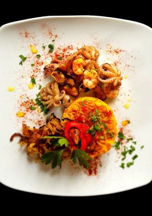 Una foto de Paella con intervención #recetariocamino