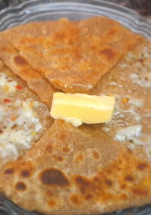 चीज़ पराठा (Cheese Paratha recipe in Hindi) रेसिपी मुख्य फोटो