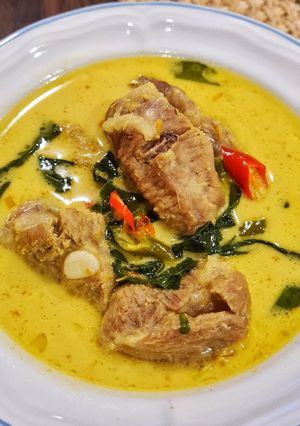 รูปของ แกงซี่โครงหมูอ่อน (แกงเหลืองกะทิ)